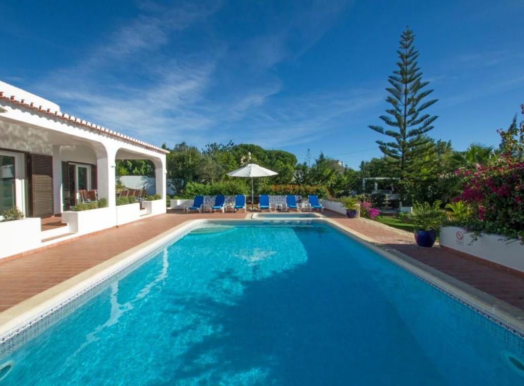 Villa Carvoeiro Tennis - Villa With Tennis Court And Private Heated Swimming Pool In Carvoeiro Buitenkant foto