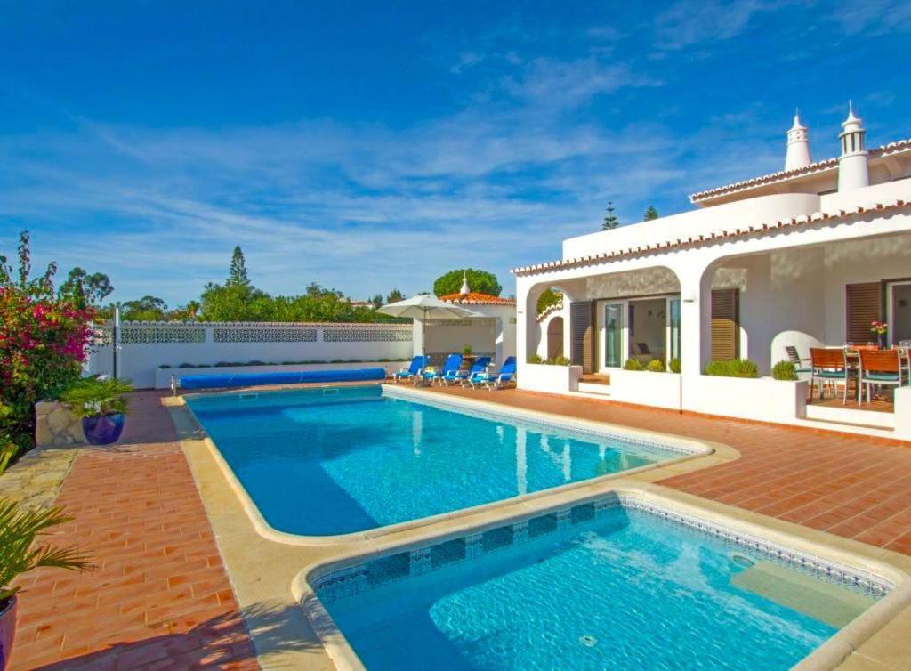 Villa Carvoeiro Tennis - Villa With Tennis Court And Private Heated Swimming Pool In Carvoeiro Buitenkant foto